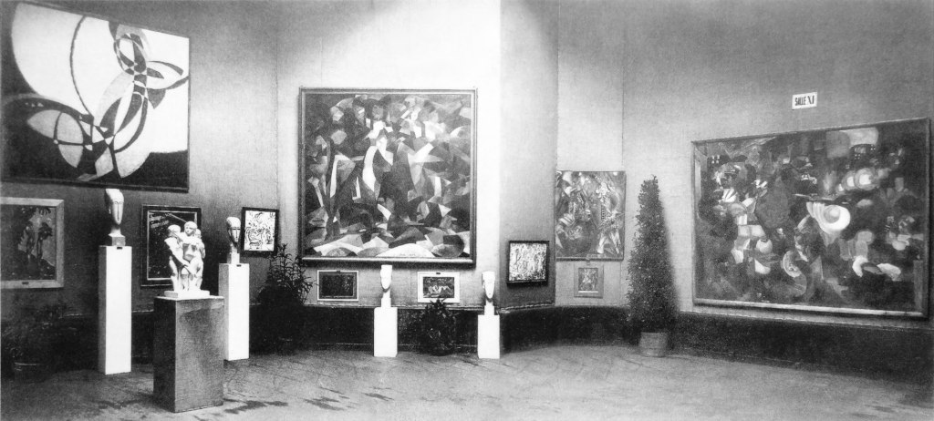 Four sculptures by Modigliani exhibited at the 1912 Salon d'Automne along with the Cubists
